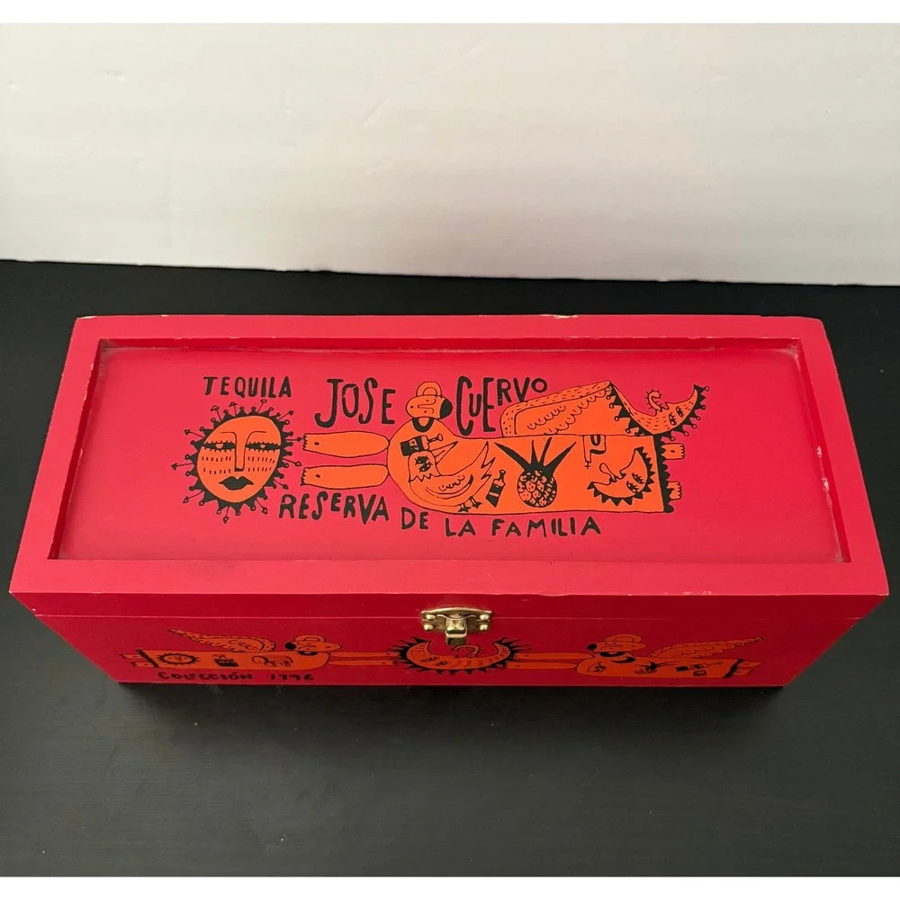 Jose Cuervo Reserva de la Familia 1996 Wood Box Manuel Velazquez Red Folk Art
